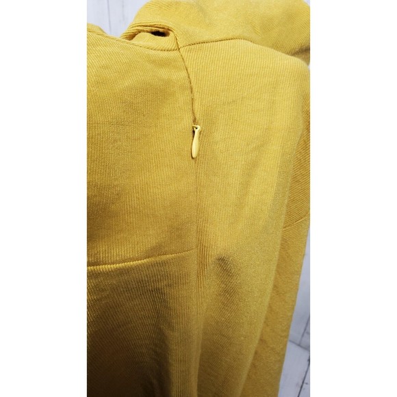Le Lis Short Fitted Dress Women's Size Small Yellow Gold Rayon Blend - Picture 9 of 11